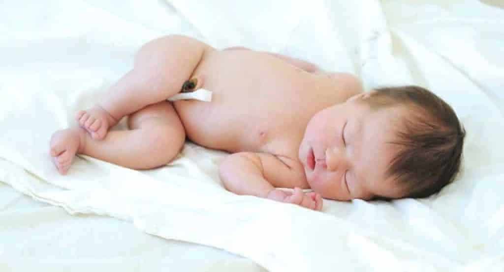 How to Clean a Baby’s Belly Button After the Cord Falls Off
