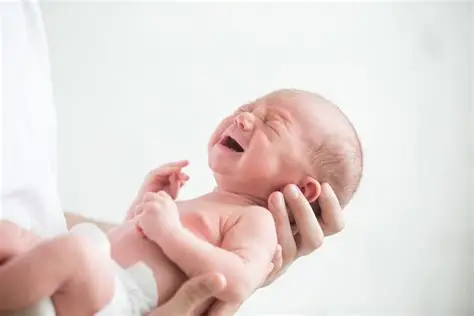 How to Soothe a Colicky Baby at Night Naturally