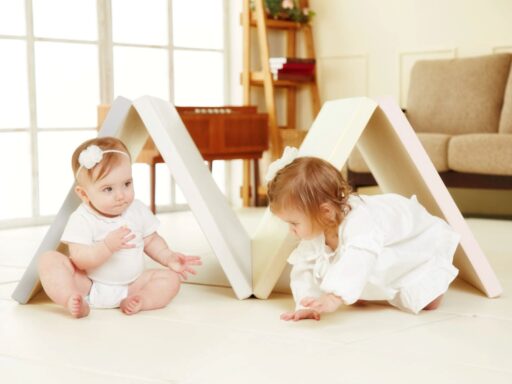 How to Select a Modern Baby Play Gym